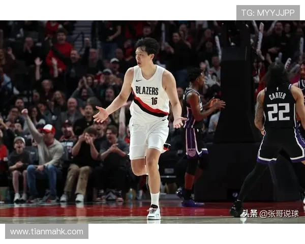 开拓者与休斯敦火箭激战正酣谁能在NBA赛场上笑到最后