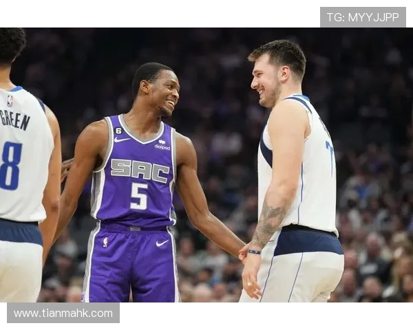 德阿隆福克斯带领国王队重返季后赛的辉煌之路