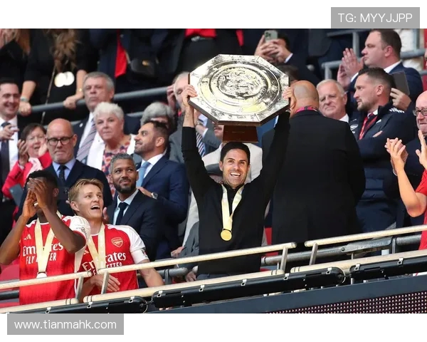 曼联与曼城激战联赛杯巅峰对决谁能书写新的辉煌历史