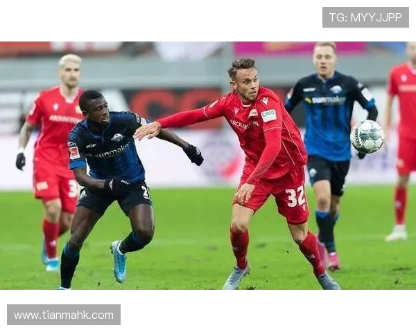 柏德博恩与菲尔特的精彩对决分析及比赛前瞻