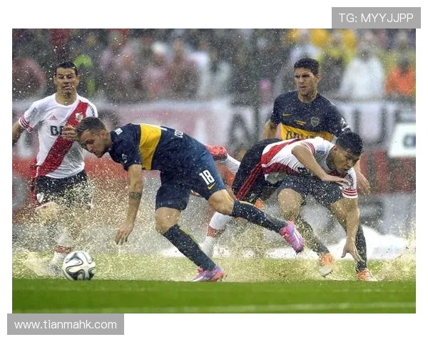 河床与拉普拉塔大对决背后的故事与传奇分析