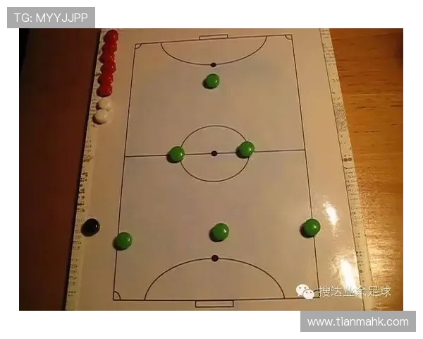 重庆足球队防守战术解析与球队整体表现的深度剖析